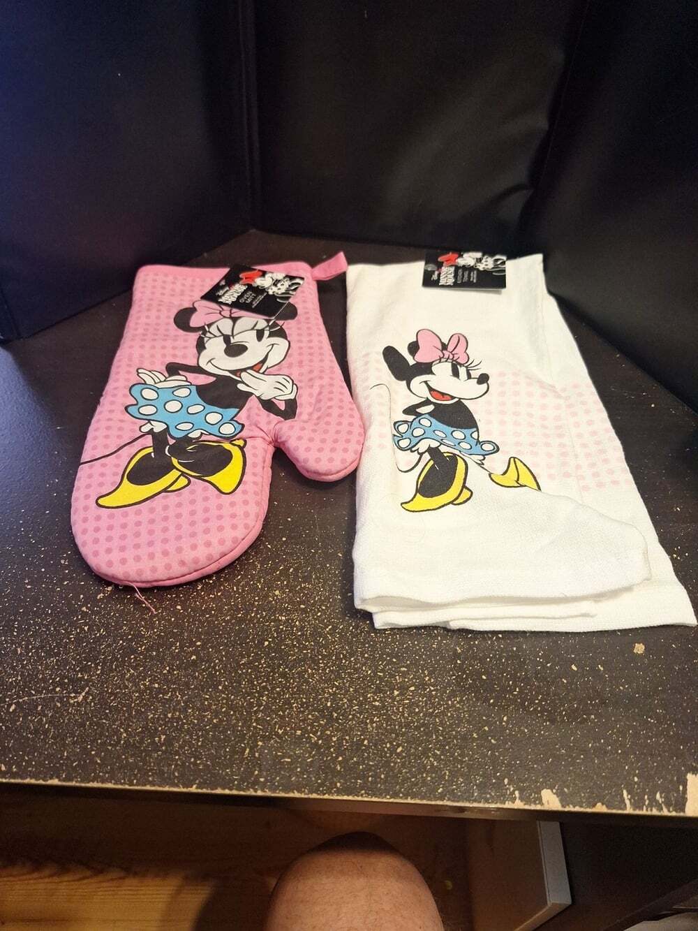 Disney Minnie Mouse Kitchen Set Oven Mitt and Tea Towel New with Tags